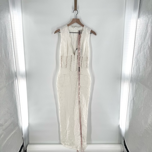 New! House of CB Sophina Embroidered Plunge Neck Bustier Dress Small Plus Cup - Picture 3 of 16